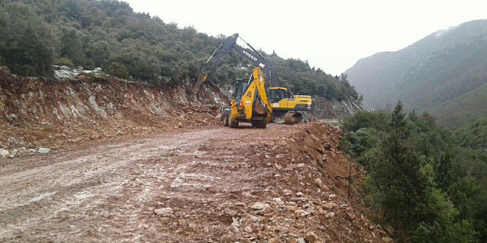 Andırın-Düziçi yolunda çalışmalar devam ediyor