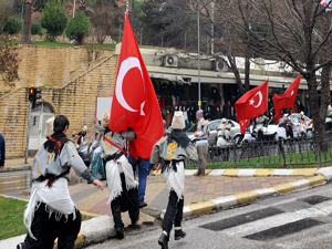 ETLİ PİLAV VE AYRAN İKRAMINA YOĞUN İLGİ