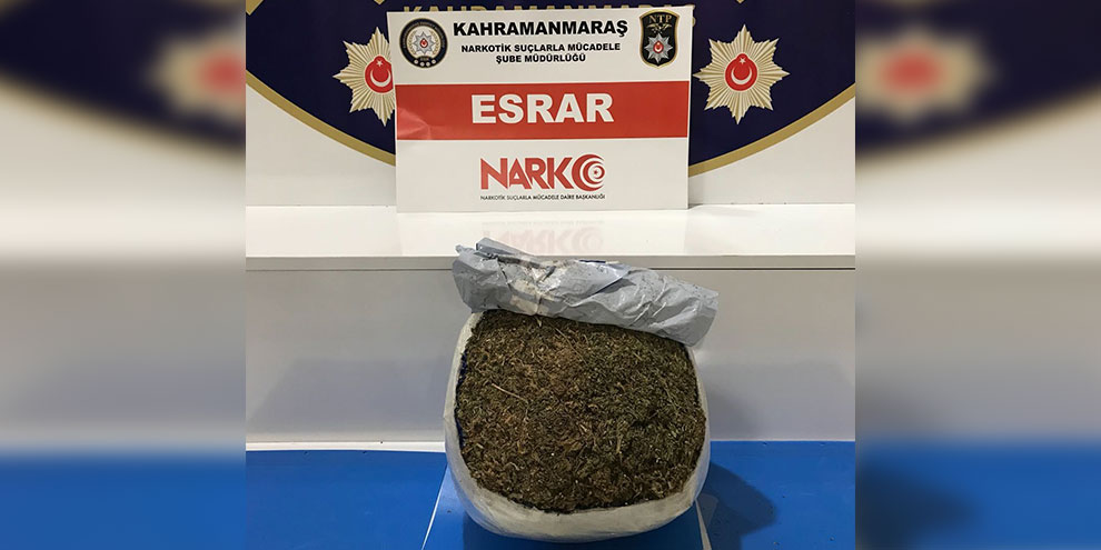 Uyuşturucu kuryesi yolcu otobüsünde yakalandı