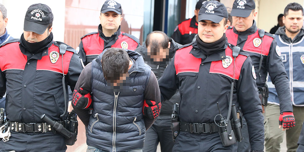 "Acil Satılık" dolandırıcıları son işlerinde yakalandı