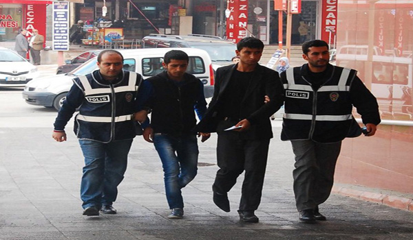 BANKACININ DİKKATİ KONTÖR ÇETESİNİ ÇÖKERTTİ