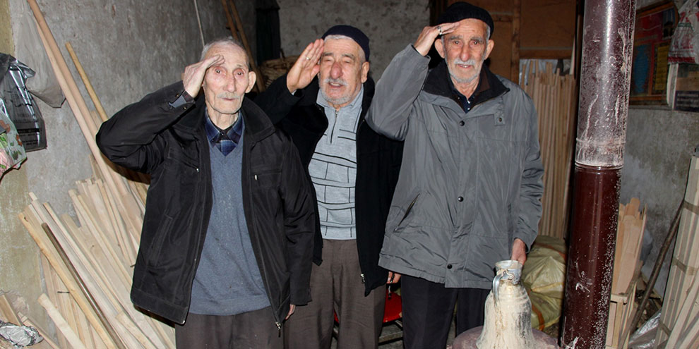 80'lik delikanlılar seferberlik için hazır