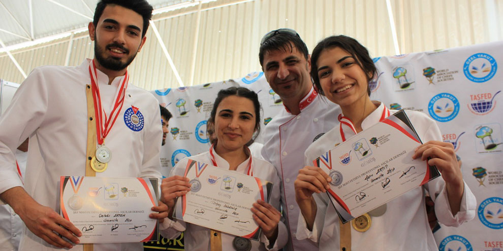 KSÜ Aşçılık Bölümü, Fethiye’den 2 altın ve 4 gümüş madalyayla döndü