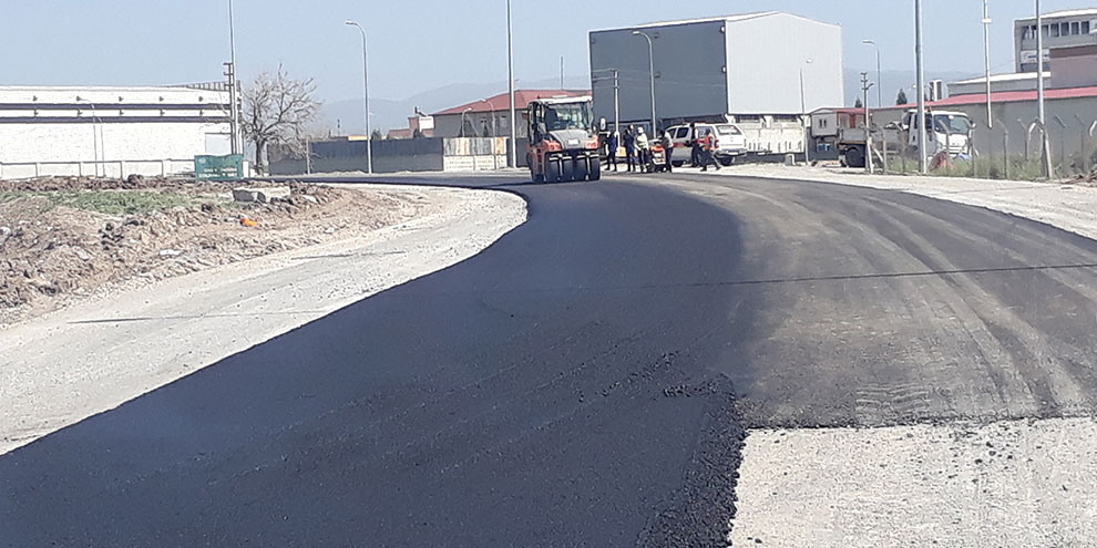 Büyükşehir sıcak asfalt sezonunu açtı
