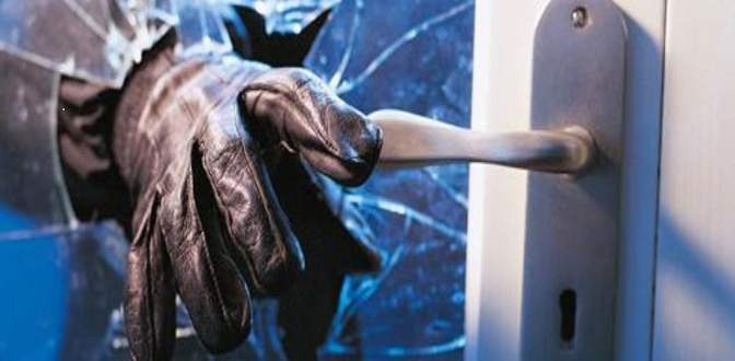 İş yerinden hırsızlık yapan 2 kişi yakalandı