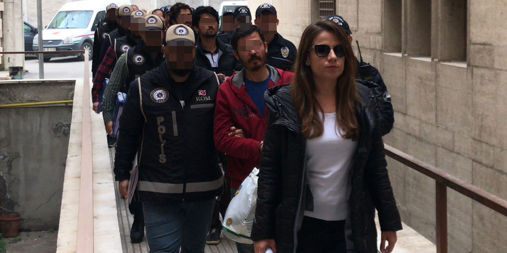 FETÖ'den aranan 14 kişi gaybubet evinde yakalandı