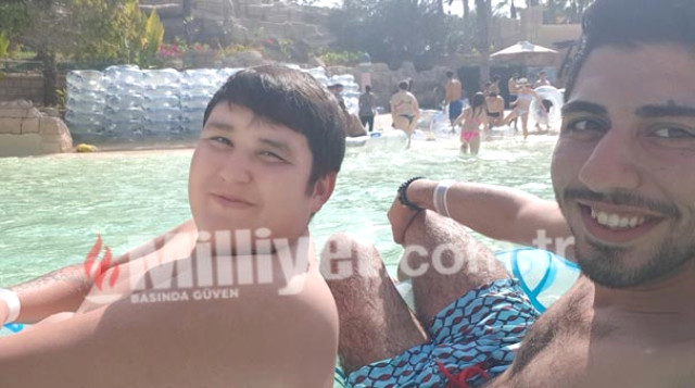 Tosun'un keyfi yerinde!, Çaldığı paraları lüks otelde çatır çatır yiyor!