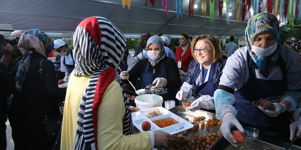 Büyükşehir, 300 bin kişiye iftar yemeği verecek