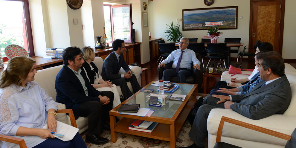 Spark’tan Üniversitemizde Eğitim Gören Suriyeli Öğrencilere Burs Desteği