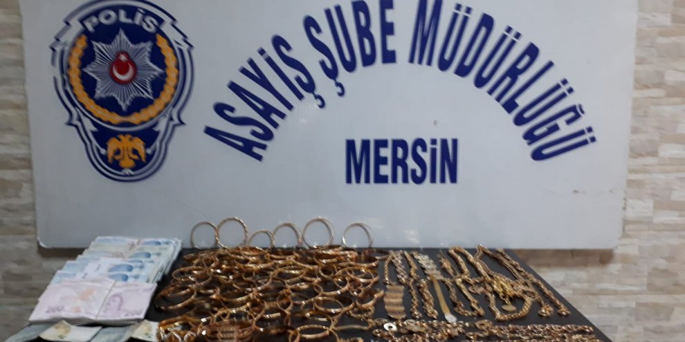 Film sahnesi gibi kuyumcu soygunu kamerada