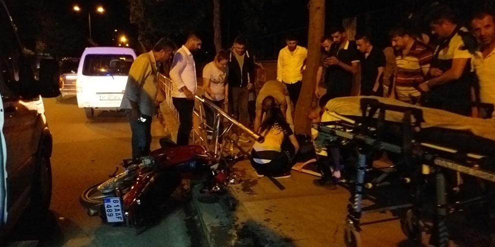 Motosikletle gezinti hastanede bitti 3 kişi yaralandı