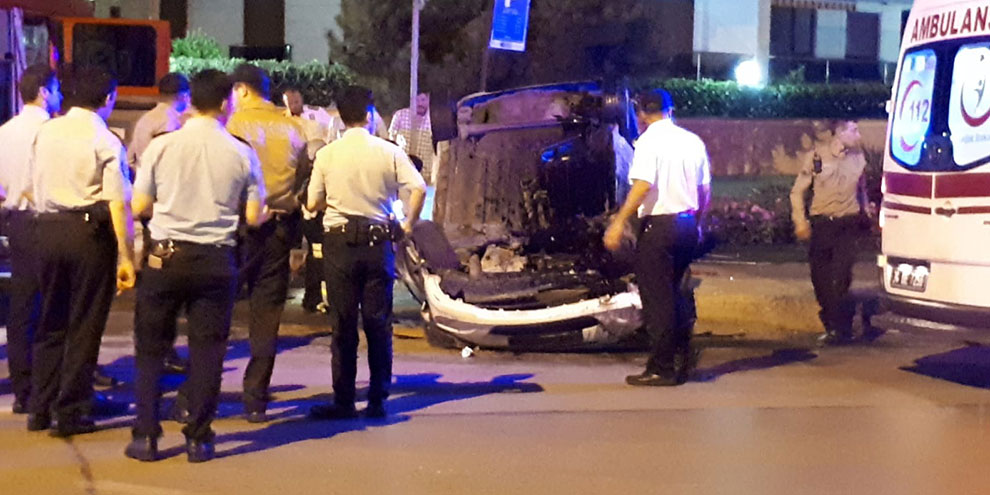 Sahil yolunda otomobil takla attı: 1 yaralı