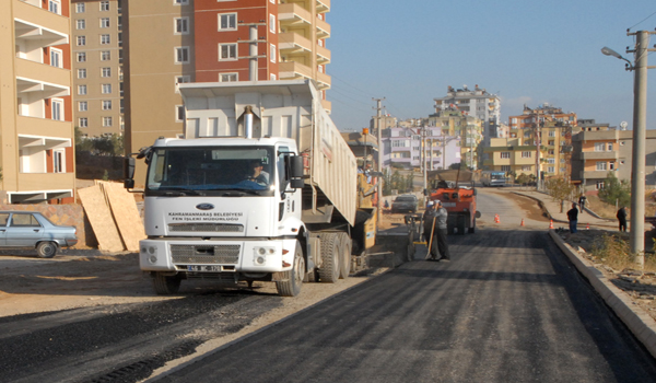 GARBİ SOKAK ASFALTLANIYOR