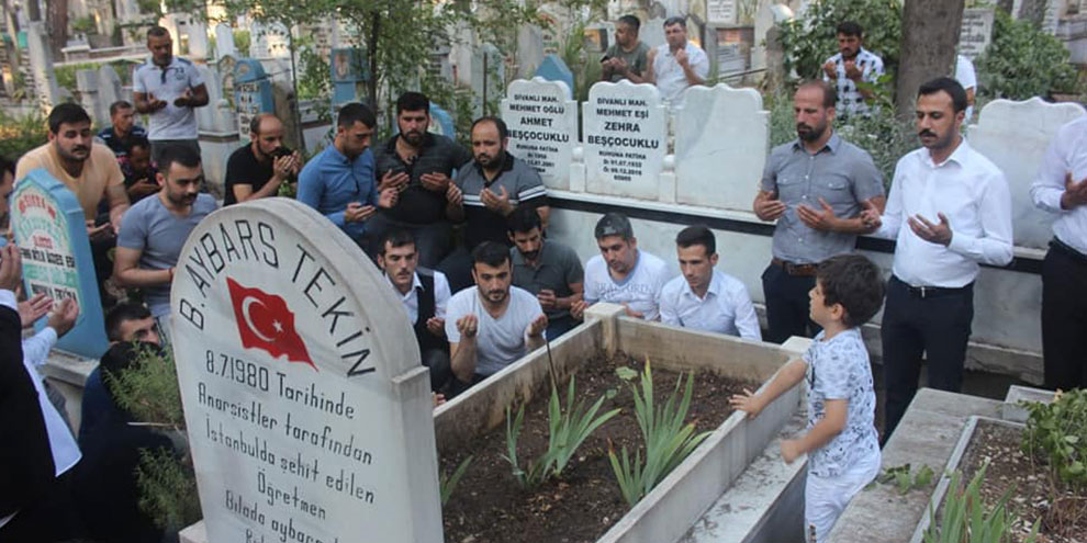 Ülkücü Şehit Bleda Aybars tekin vefatının yıldönümünde mezarı başında anıldı!