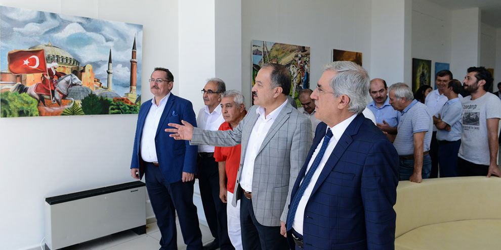 KSÜ’de ‘1071 Malazgirt’ten 15 Temmuz’a Milli Diriliş Destanı Resim Sergisi’ açıldı