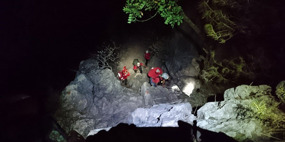 Kelebekler Vadisi'nde mahsur kalan 3 kişi kurtarıldı