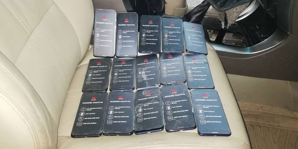 Van’da 15 adet akıllı kaçak cep telefonu ele geçirildi