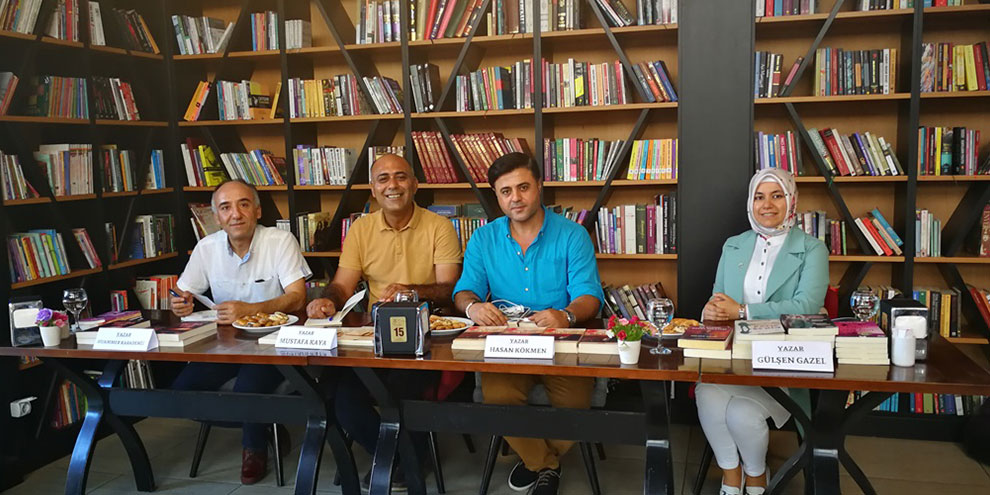 Çınarlı Kitap Kafe’de yazar söyleşileri