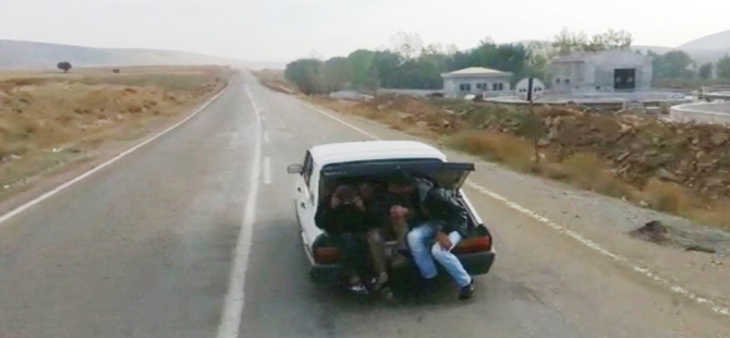 OTOMOBİL BAGAJINDA TEHLİKELİ YOLCULUK