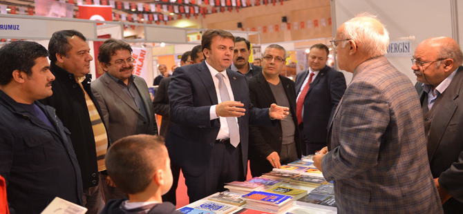 BAŞKAN ERKOÇ: “KÜTÜPHANELER HAYATIN KENDİSİDİR”