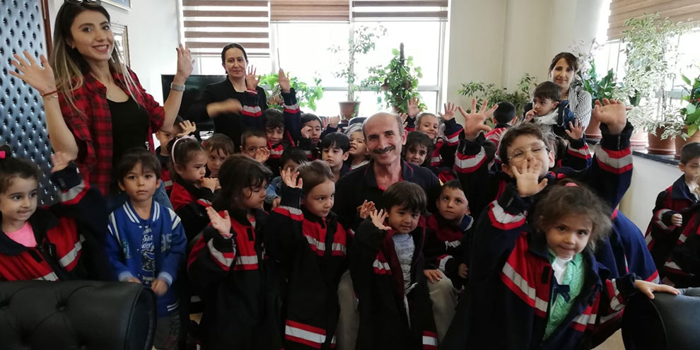 Gökkuşağı öğrencilerinden itfaiyeye ziyaret