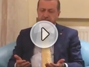 ERDOĞAN ŞEHİT SAVCININ EVİNDE KUR'AN OKUDU