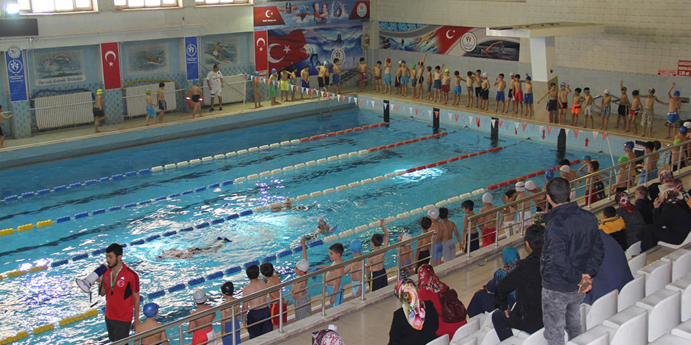 “Yüzme bilmeyen kalmasın” projesi Kahramanmaraş’ta başladı