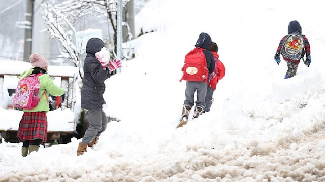 Kar yağışı nedeniyle okullar 2 gün tatil edildi!