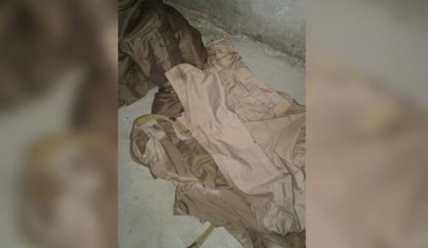 Teröristler üniformalarını atıp kaçtı!