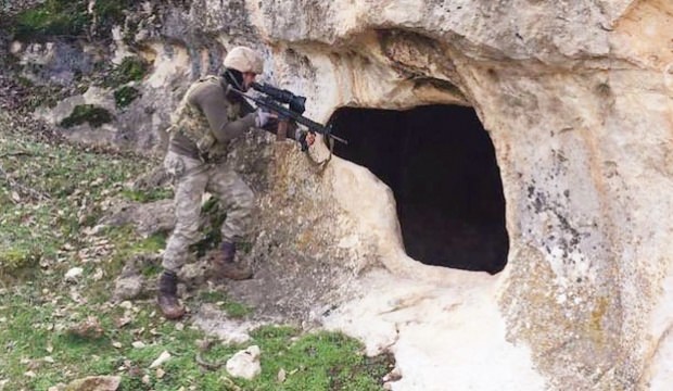 30 terörist mağarada kıstırıldı! Özel Harekat girecek...