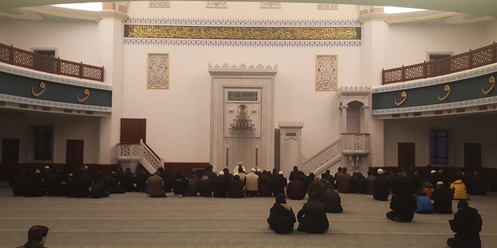 Seçmek Gerektiğinde "Önce Namaz" dediler