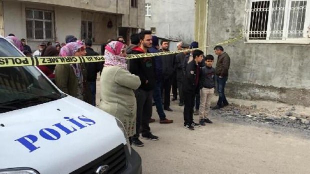 Korkunç olay! Küçük çocuk evden koşarak çıkıp...