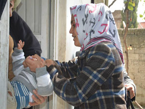 SURİYELİ ÇOCUKLARA POLİO AŞI KAMPANYASI‏