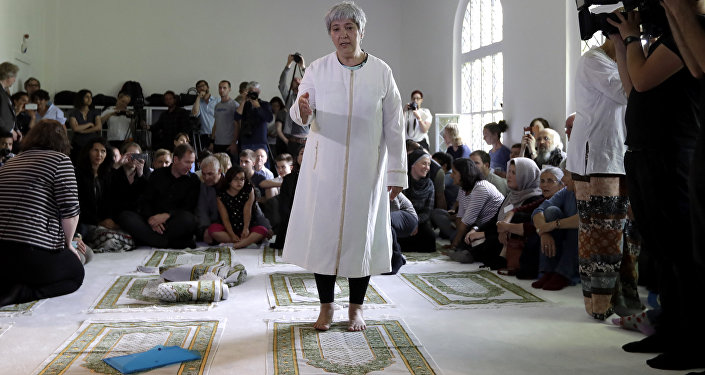 Sapkın kadın imam Türkiye'yi hedef aldı