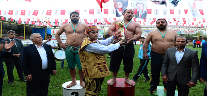 GRUP BAŞKANVEKİLİ ÜNAL, GÜREŞ AĞASI OLDU