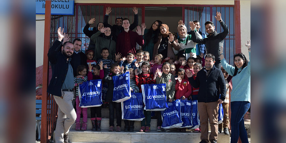 İstanbul’dan Ilıca bölgesindeki 17 okula “Gelecek köprüsü”