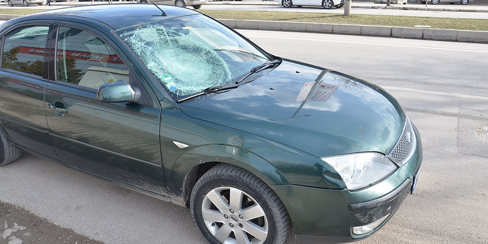 Otomobilin çarptığı bisikletli yaralandı