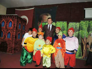 PAZARCIK BELEDİYESİ ÇOCUKLARI TİYATROYLA BULUŞTURDU