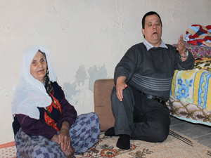 ANNE SEVGİSİ TÜM ENGELLERİ AŞTI