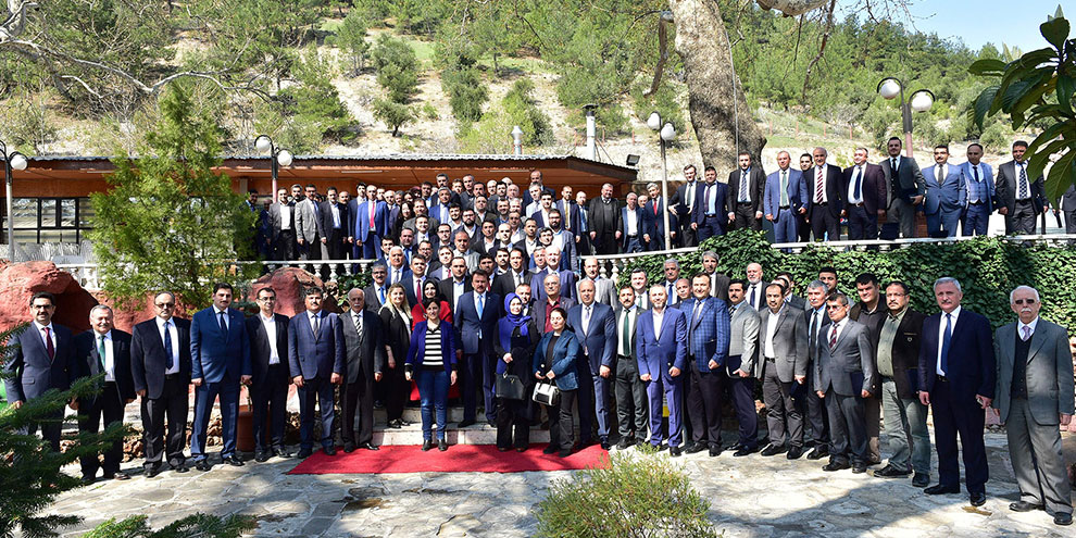 Başkan Erkoç’tan bürokratlara plaket