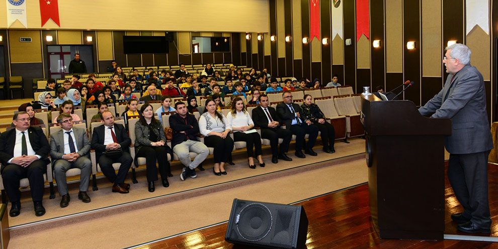 KSÜ’de “Değişen Toplum, Dönüşen Kütüphaneler” etkinliği düzenlendi