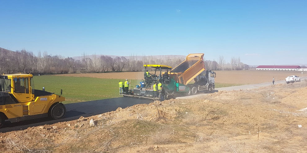 Büyükşehir’den Elbistan’a 10 günde 17 bin ton sıcak asfalt