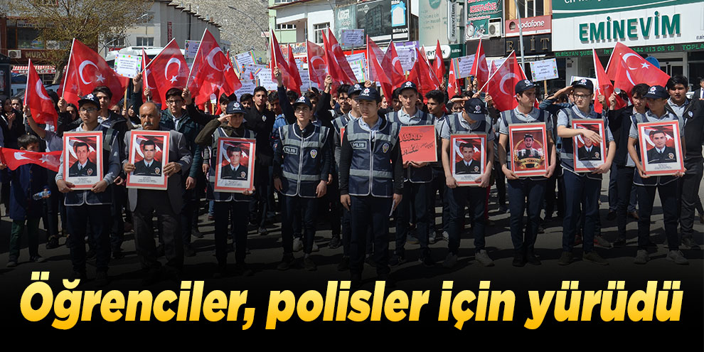 Öğrenciler, polisler için yürüdü