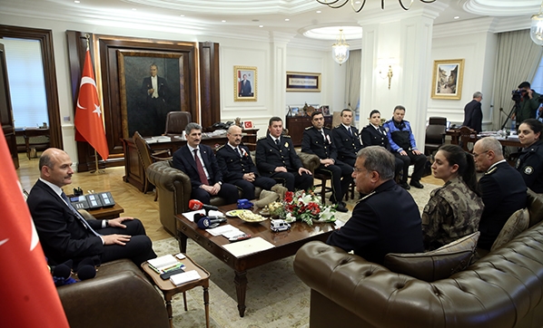 Bakan müjdeyi verdi! Çalışma saatleri değişiyor