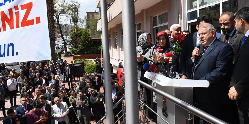 Hanefi Mahçiçek mazabatasını aldı