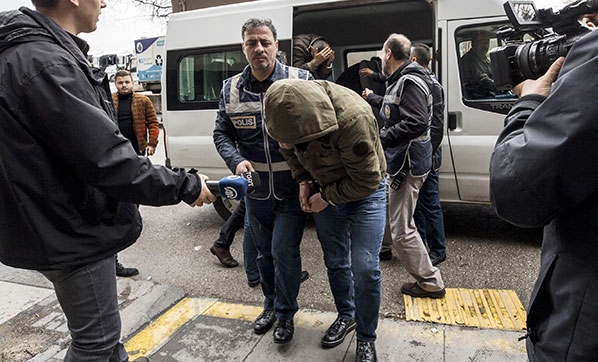 Köpekleri zehirlemekle suçlanan kişiler hakkında flaş karar!