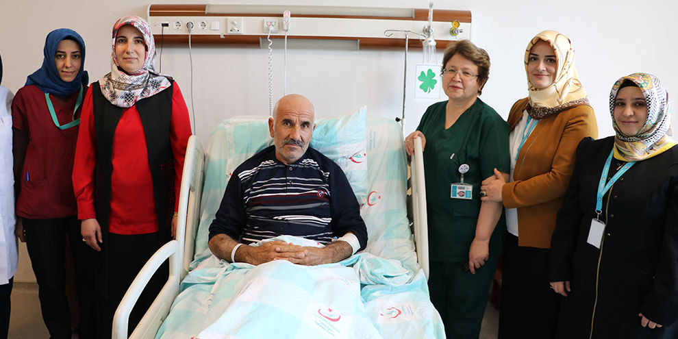 Din görevlilerinden hastalara manevi destek