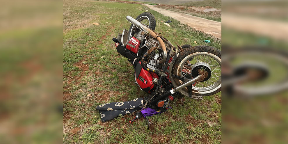 Devrilen motosikletin sürücüsü ağır yaralandı