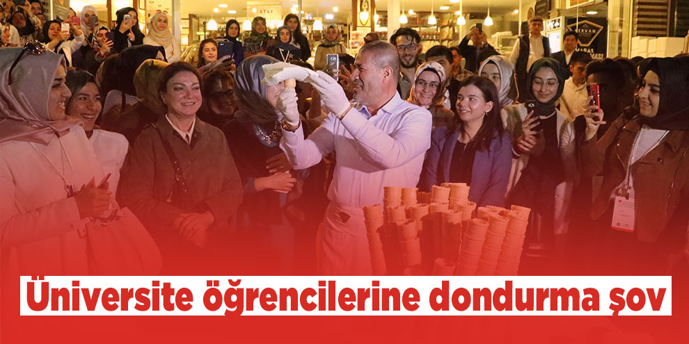 Üniversite öğrencilerine dondurma şov