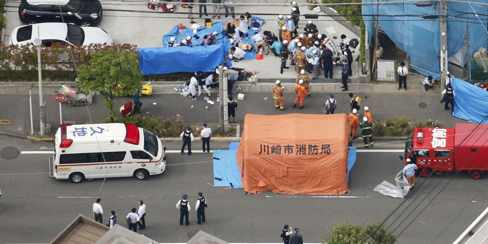 Dünya ayağa kalktı! İlkokul öğrencilerine bıçaklı saldırı
